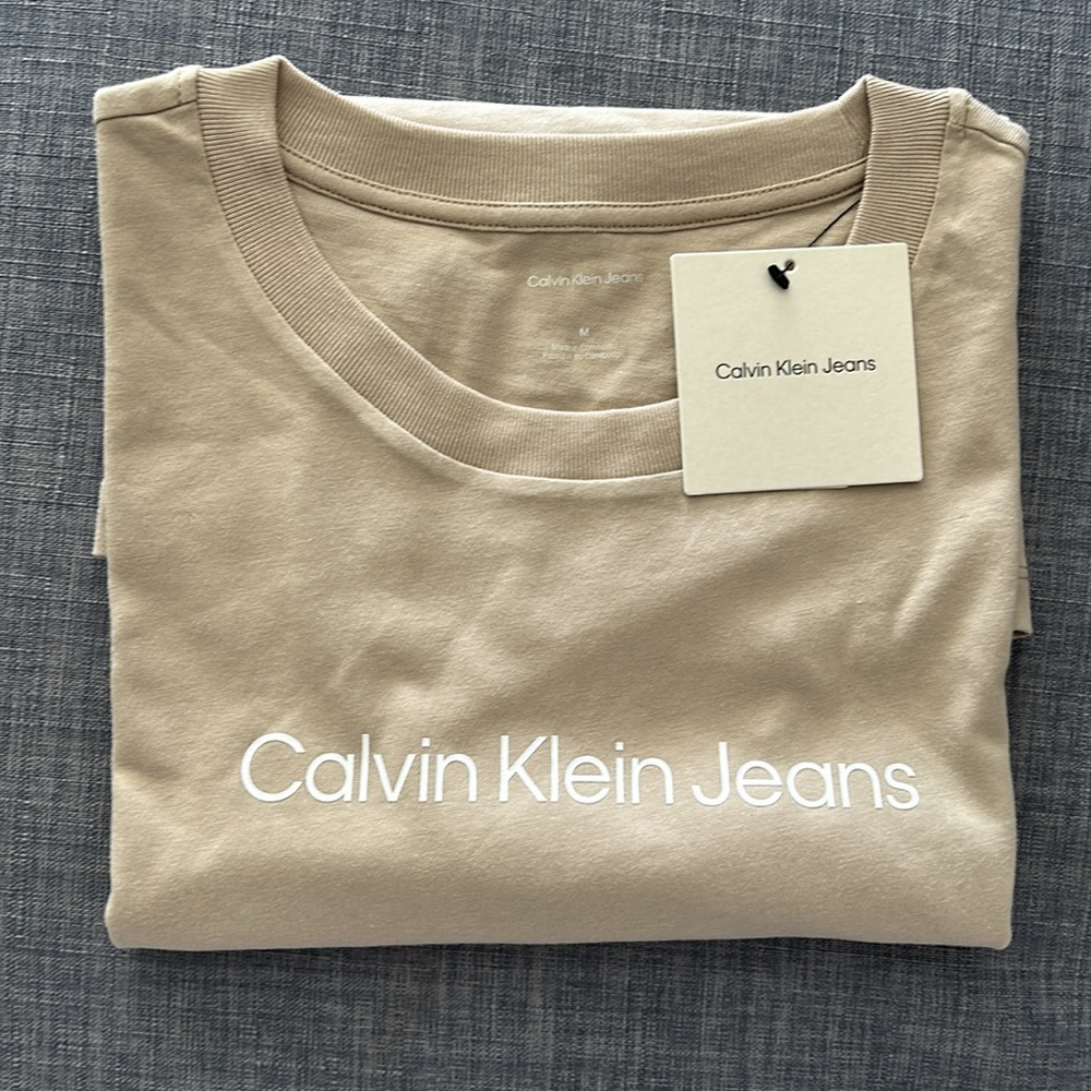 Calvin Klein - unisex Crewneck Tee (tan)